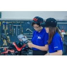 “Ngất ngây” với hình ảnh 2 nữ kỹ thuật viên đọc lỗi xe máy